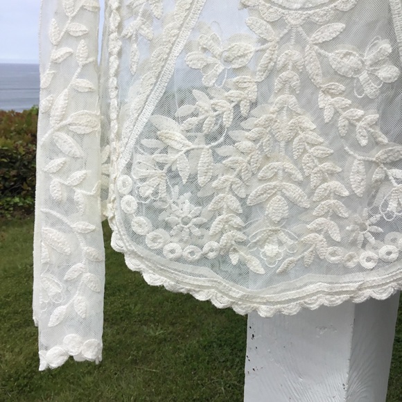 REWIND Sheer Lace Embroidered Bell Sleeve Top 🔴 - Picture 6 of 14